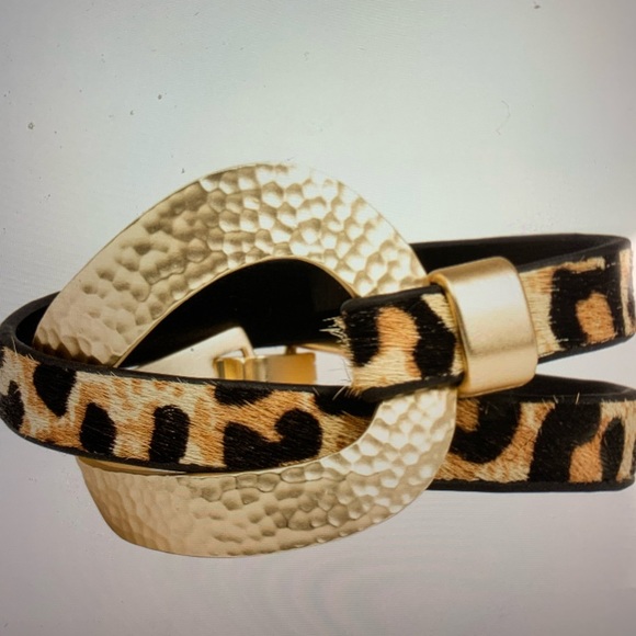 Wild Loop Leather Bracelet - Picture 3 of 4